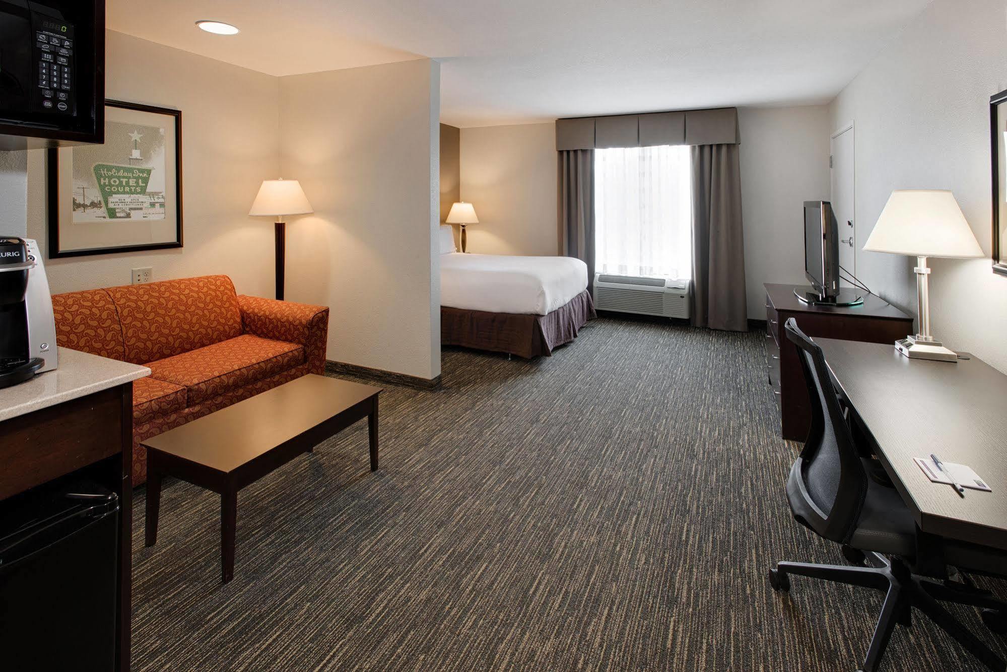 Holiday Inn Express & Suites East Wichita I-35 Andover By Ihg Exterior foto